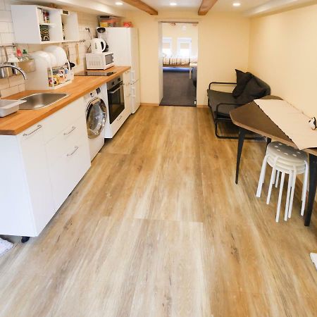 Low Ceiling Apartment Рига Екстериор снимка