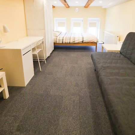 Low Ceiling Apartment Рига Екстериор снимка